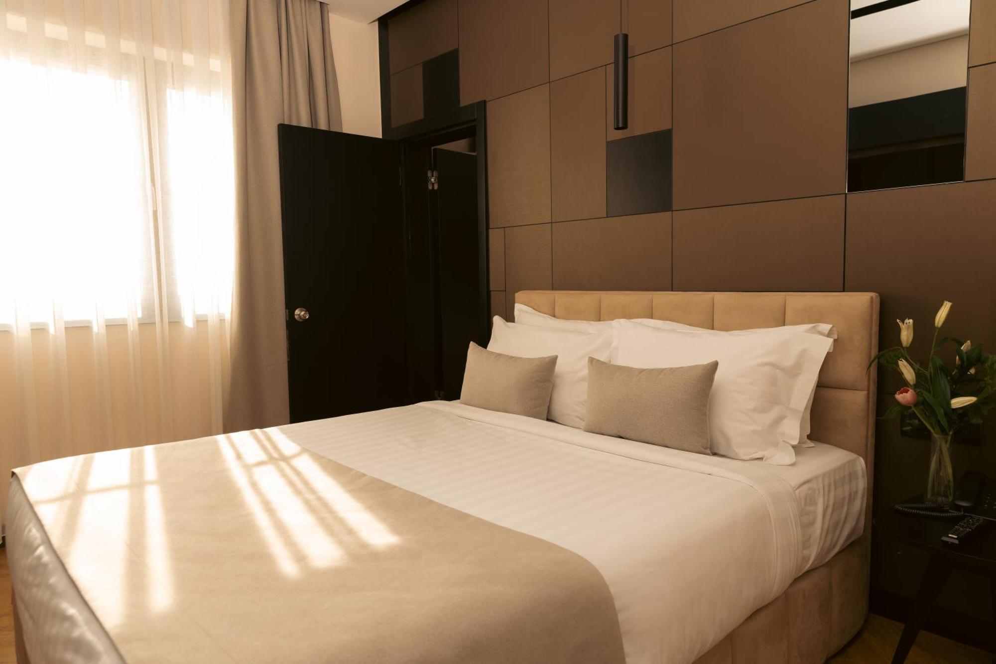 Venus Hotel Lipjan Bagian luar foto