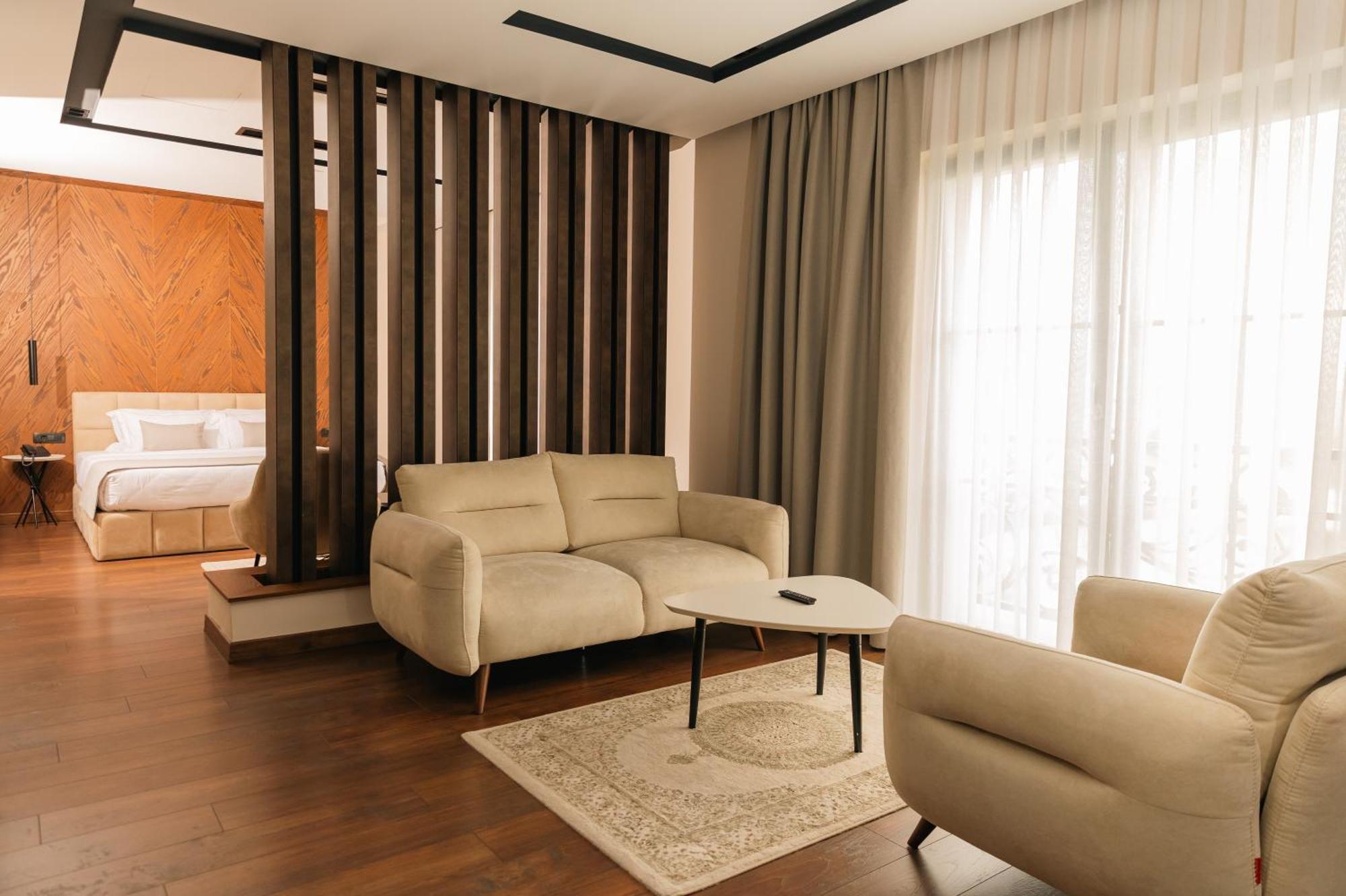 Venus Hotel Lipjan Bagian luar foto