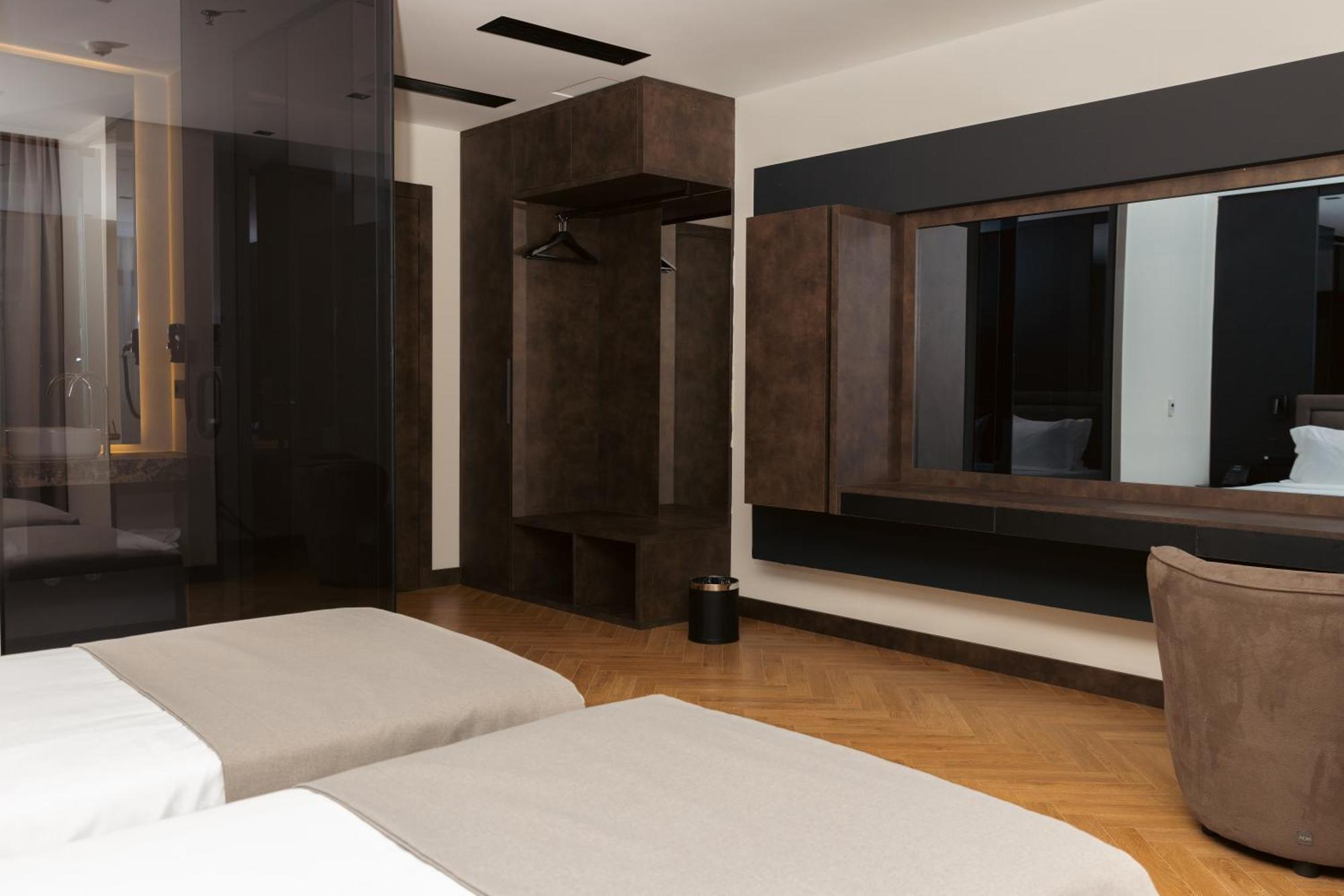 Venus Hotel Lipjan Bagian luar foto