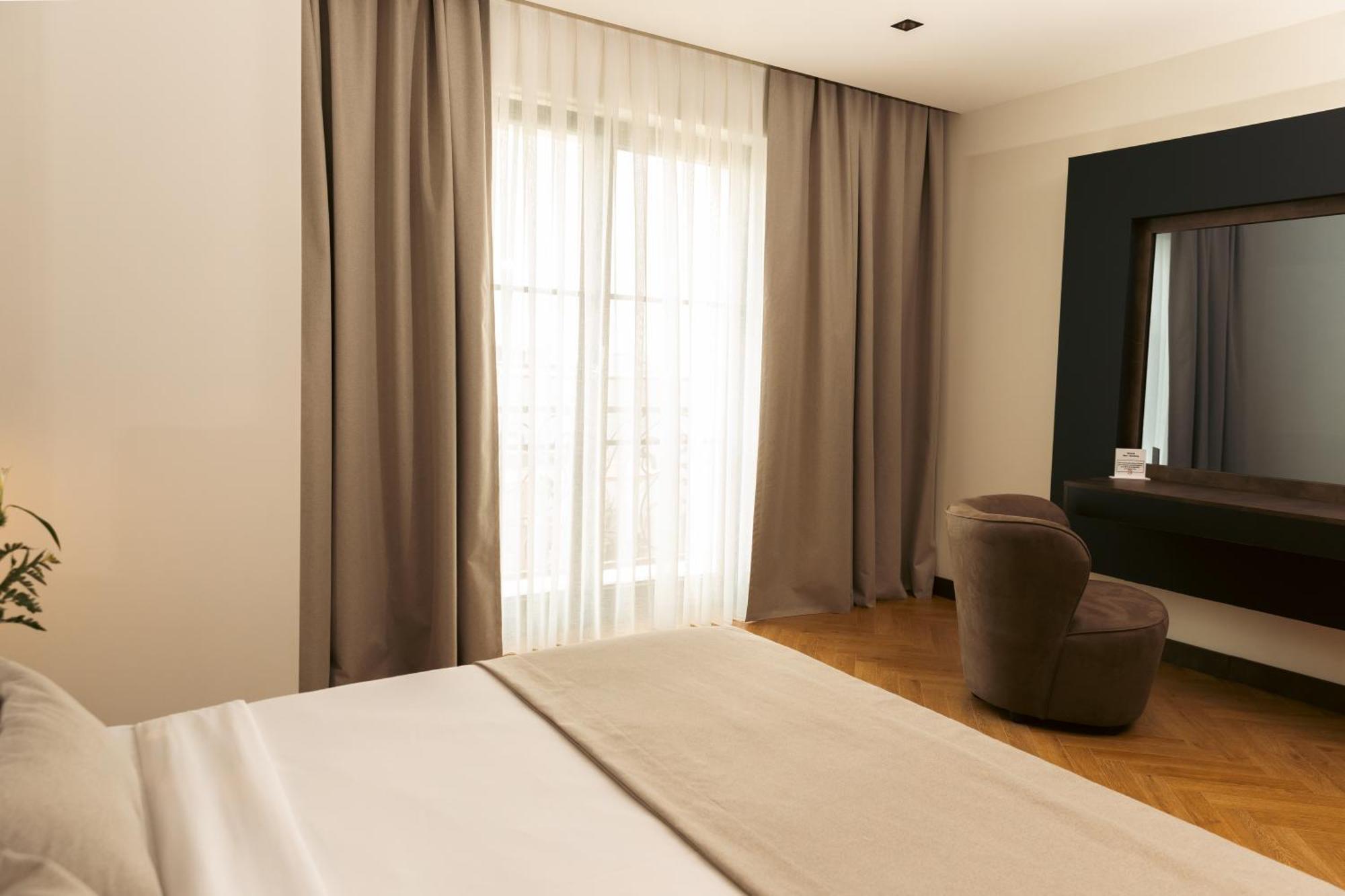 Venus Hotel Lipjan Bagian luar foto
