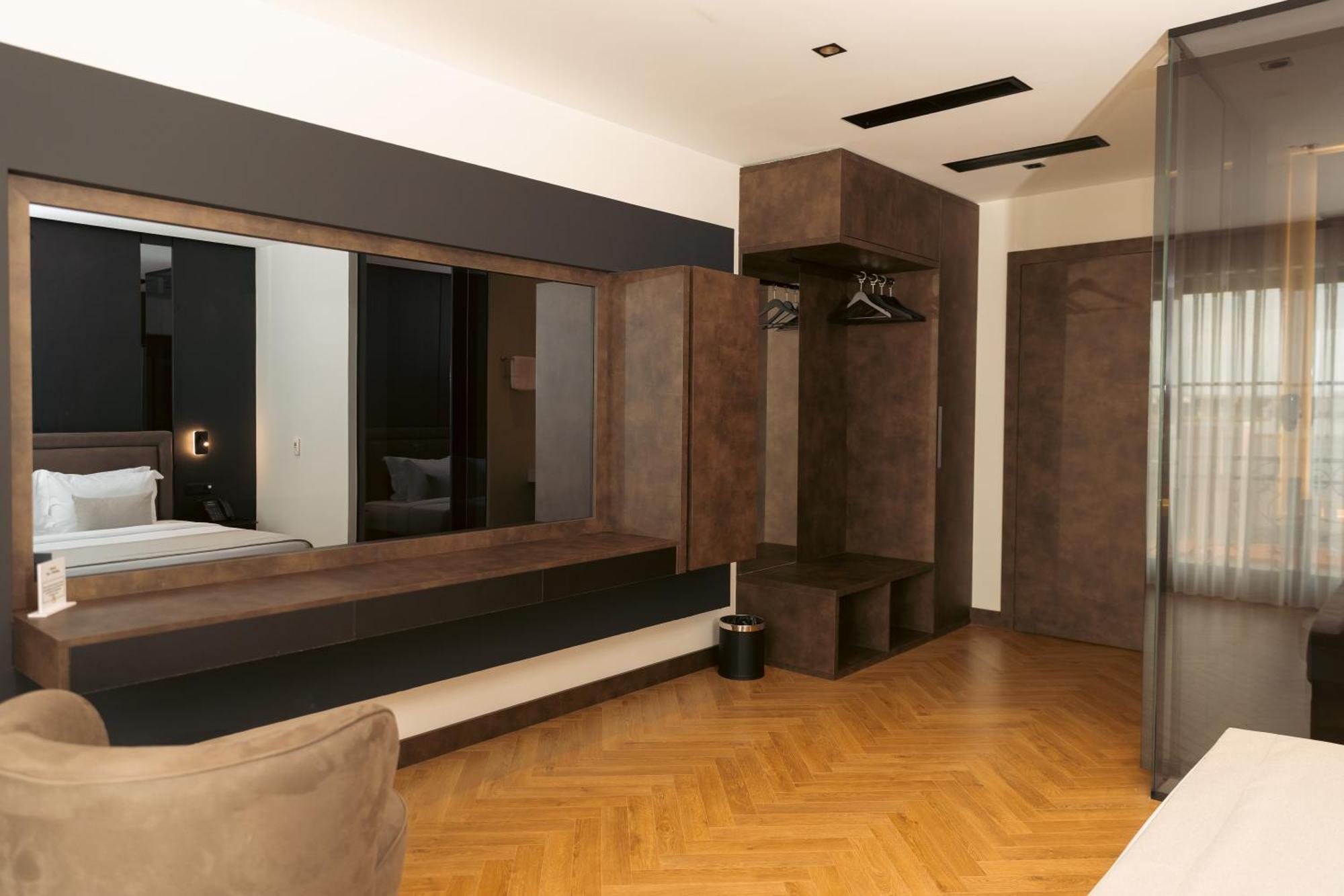 Venus Hotel Lipjan Bagian luar foto