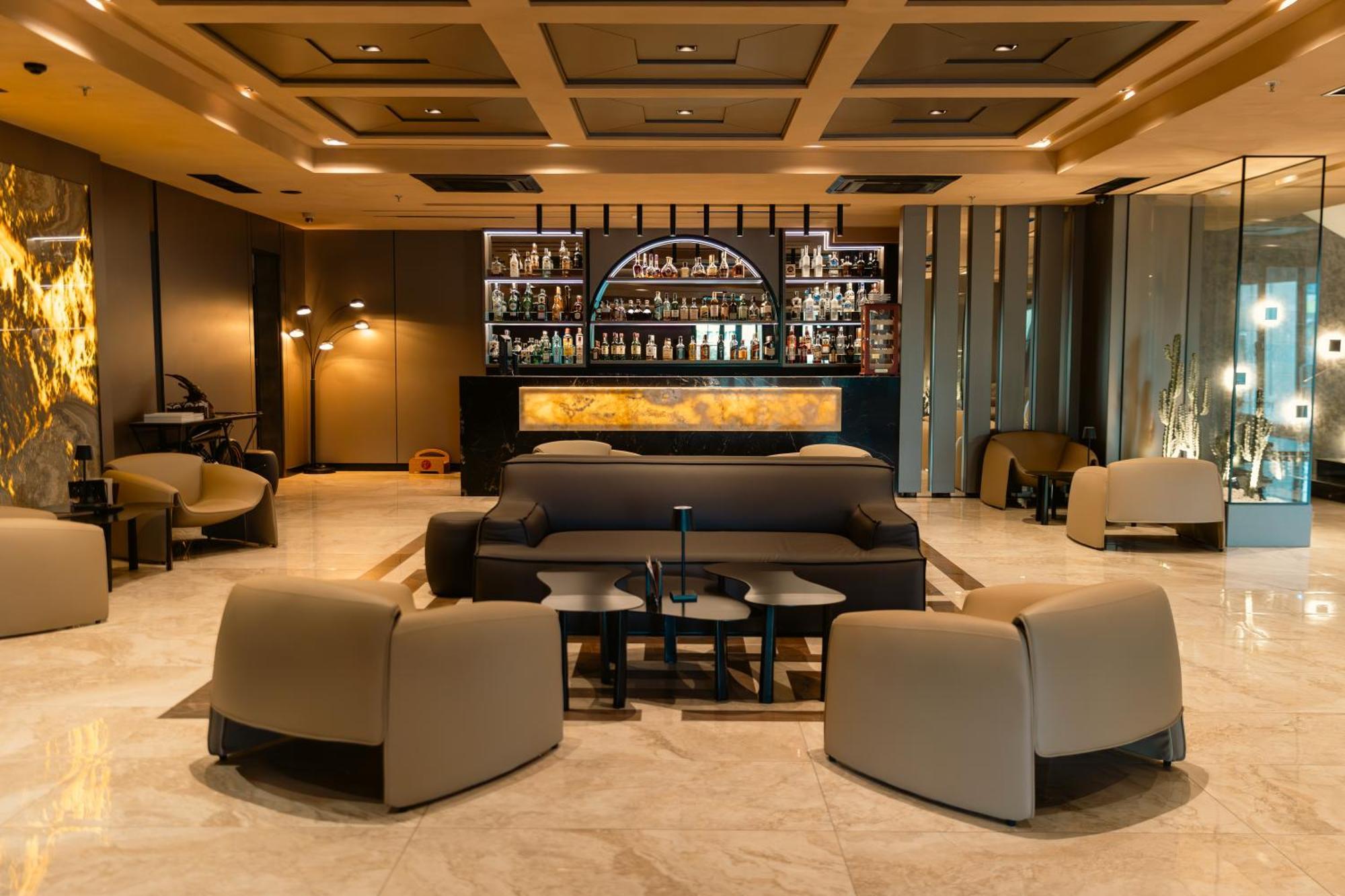 Venus Hotel Lipjan Bagian luar foto